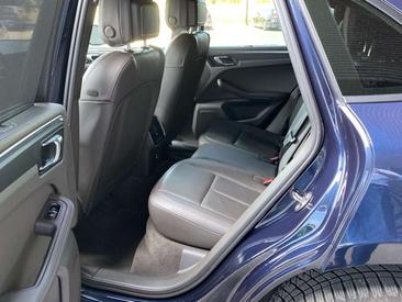 Porsche Macan Electrique Base — photo 17