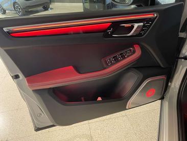 Porsche Macan Electrique GTS — photo 6