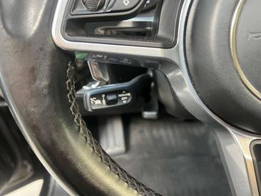 Porsche Macan Electrique GTS — photo 10
