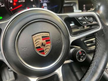 Porsche Macan Electrique GTS — photo 11