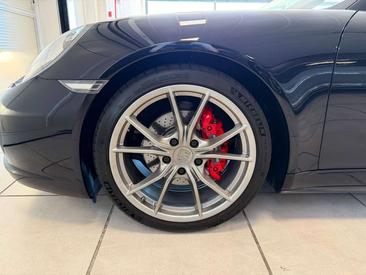 Porsche 991 Carrera 4 — photo 7