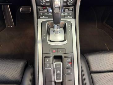 Porsche 991 Carrera 4 — photo 15