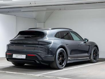 Porsche Taycan Black Edition — photo 7