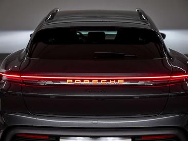 Porsche Taycan Black Edition — photo 9