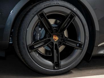 Porsche Taycan Black Edition — photo 12
