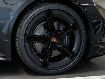 Porsche Taycan Black Edition — photo 13