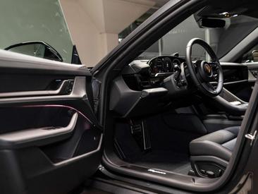 Porsche Taycan Black Edition — photo 19