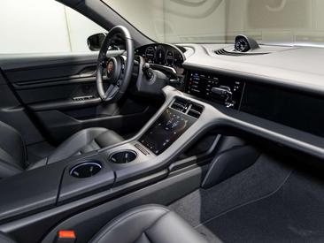 Porsche Taycan Black Edition — photo 20