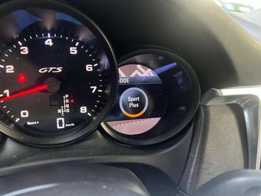 Porsche Macan Electrique GTS — photo 36