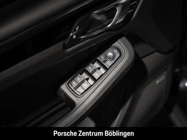Porsche Macan Electrique S — photo 19