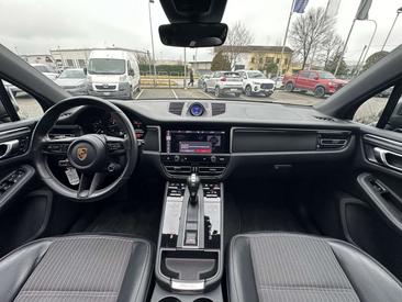 Porsche Macan Electrique Base — photo 11