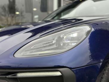 Porsche Macan Electrique Base — photo 17