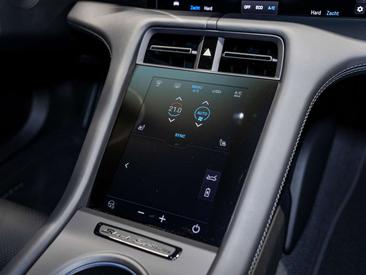 Porsche Taycan Black Edition — photo 35