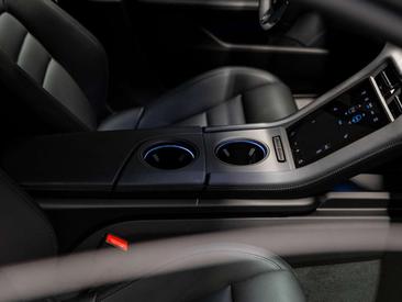 Porsche Taycan Black Edition — photo 37