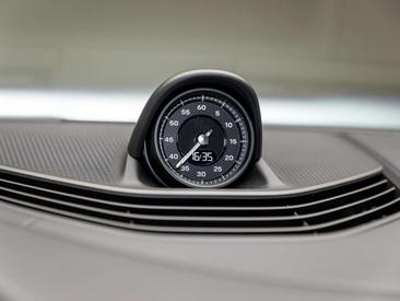 Porsche Taycan Black Edition — photo 40