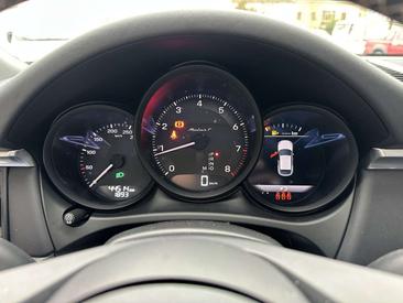 Porsche Macan Electrique Base — photo 25