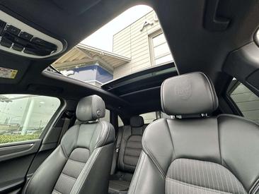 Porsche Macan Electrique Base — photo 31