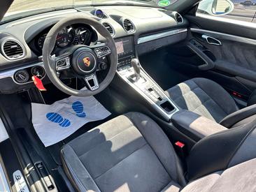 Porsche 718 Spyder GTS Spyder — photo 22