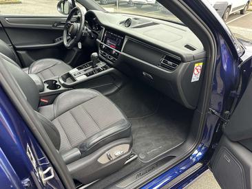 Porsche Macan Electrique Base — photo 36