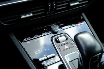 Porsche Cayenne III E-Hybrid Platinum Edition — photo 27