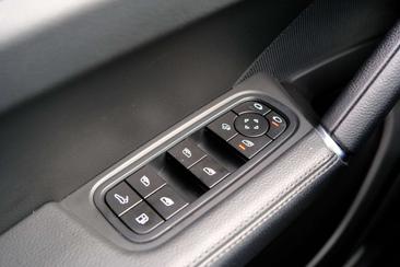 Porsche Cayenne III E-Hybrid Platinum Edition — photo 31