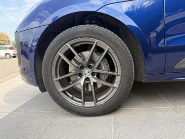 Porsche Macan Electrique Base — photo 40