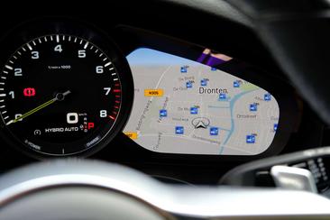 Porsche Cayenne III E-Hybrid Platinum Edition — photo 36