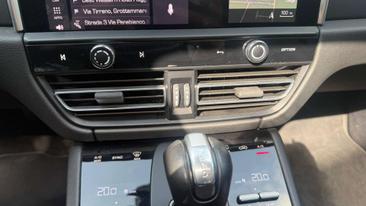 Porsche Macan Electrique Base — photo 49