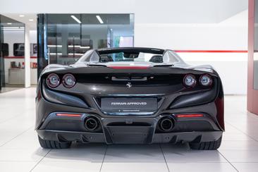 Ferrari F8 Spider — photo 4
