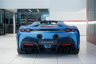 Ferrari SF90 Spider — photo 4