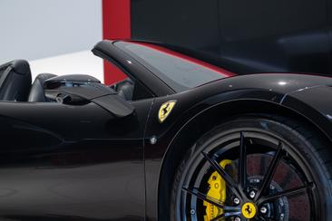 Ferrari F8 Spider — photo 9