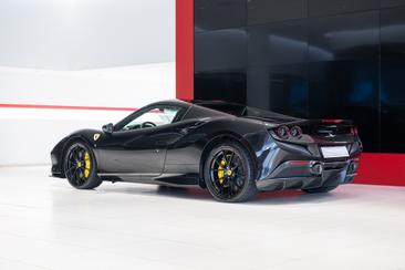Ferrari F8 Spider — photo 17