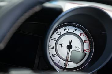 Ferrari F8 Spider — photo 20