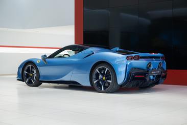 Ferrari SF90 Spider — photo 19