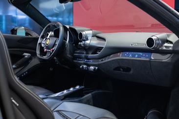 Ferrari F8 Spider — photo 30