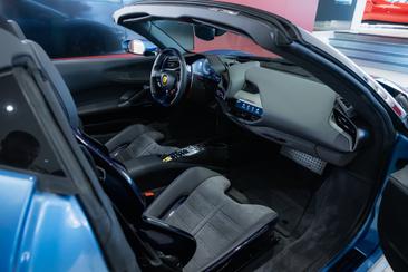 Ferrari SF90 Spider — photo 30
