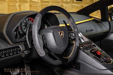 Lamborghini Aventador — photo 17