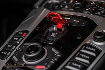 Lamborghini Aventador — photo 22