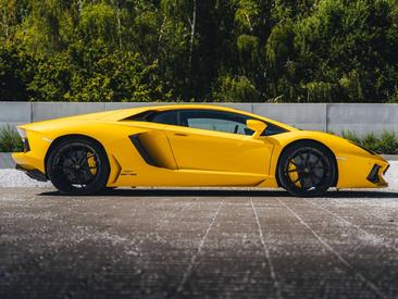 Lamborghini Aventador — photo 5