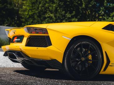 Lamborghini Aventador — photo 6