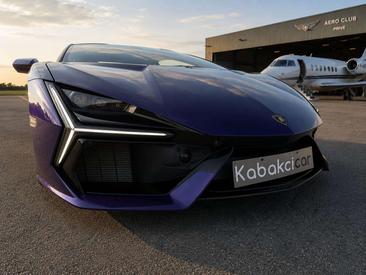 Lamborghini Revuelto — photo 12