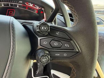 Lamborghini Revuelto — photo 18