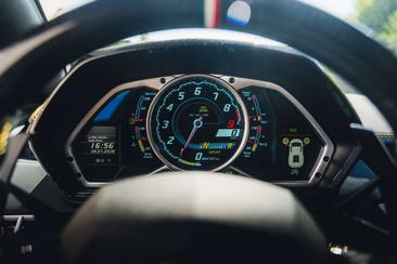 Lamborghini Aventador — photo 14