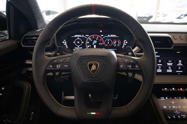 Lamborghini Urus SE — photo 15