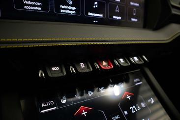Lamborghini Urus SE — photo 18
