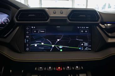 Lamborghini Urus SE — photo 24