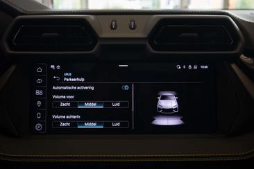 Lamborghini Urus SE — photo 31