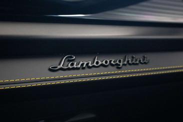 Lamborghini Urus SE — photo 37