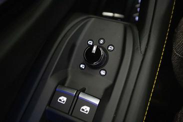 Lamborghini Urus SE — photo 39