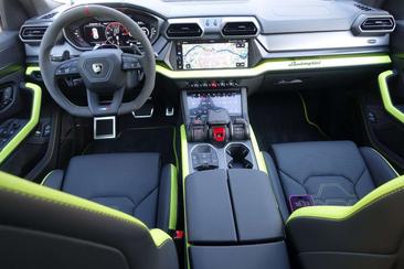 Lamborghini Urus — photo 6